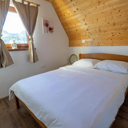 Chalet Vikend Kuca Mirko Risovac